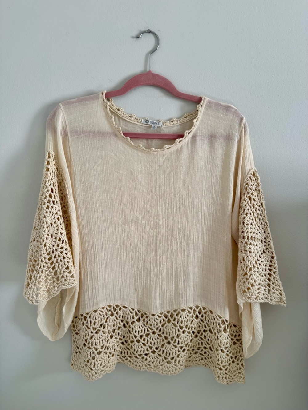 Noble U Cream Crochet Sleeve & Hem Blouse